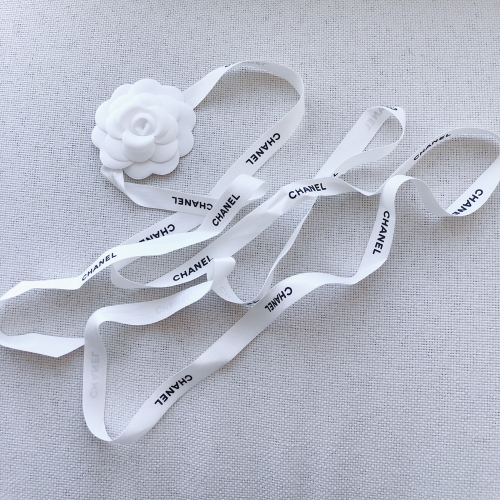 Gift wrap ribbon & camellia 🤍